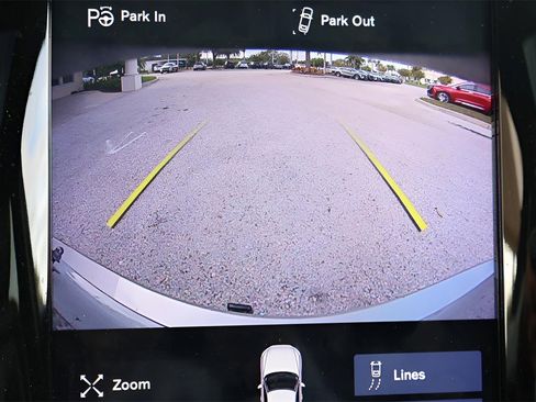 Used 2018 Volvo XC60 T8 R-Design w/ Vision Package image 25