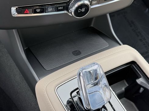 Certified 2025 Volvo XC90 B5 Plus image 30