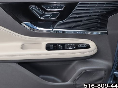 Used 2022 Lincoln Corsair Reserve w/ Equipment Group 201A image 18