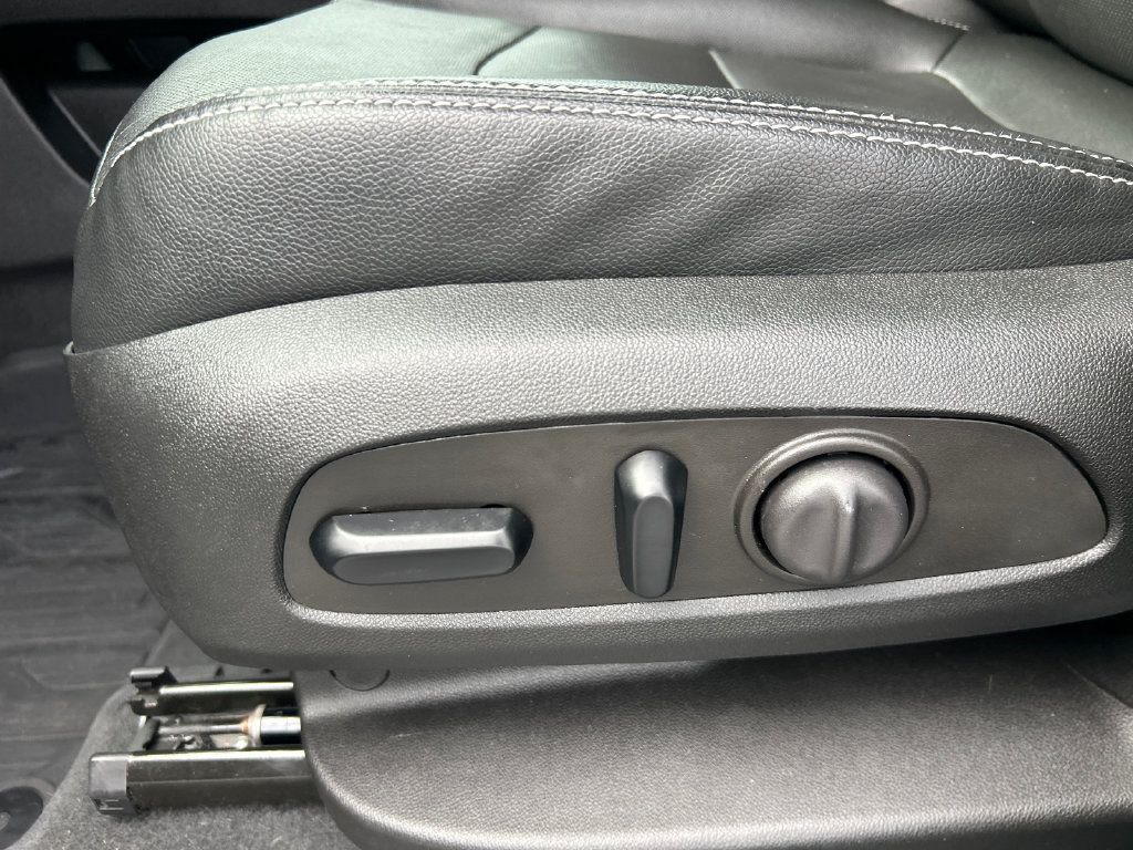 Certified 2023 GMC Terrain SLT FWD image 19