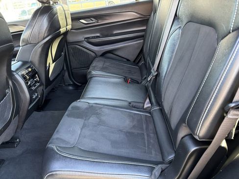 Used 2024 Jeep Grand Cherokee L Laredo image 35