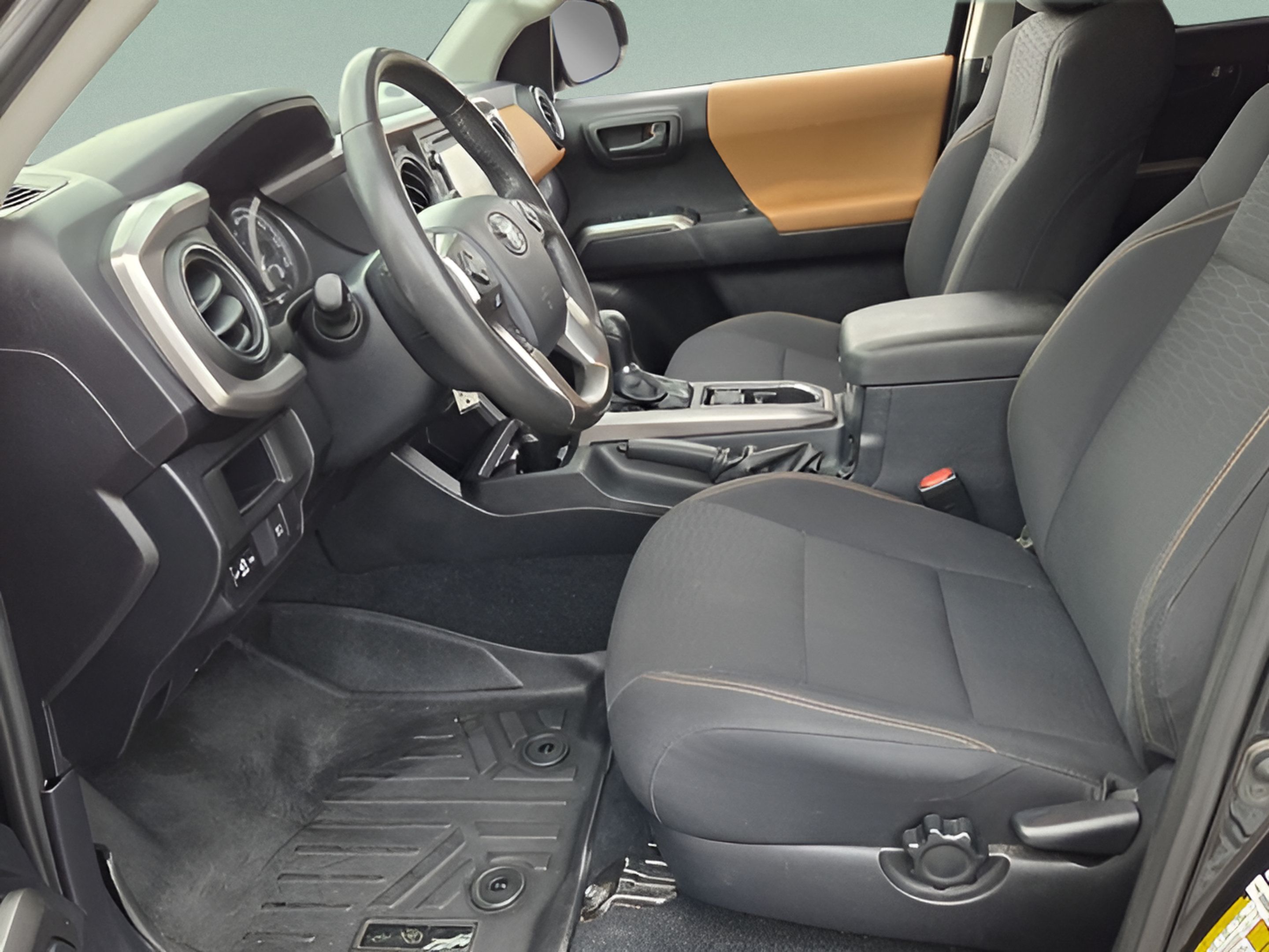 Used 2019 Toyota Tacoma SR5 RWD image 11