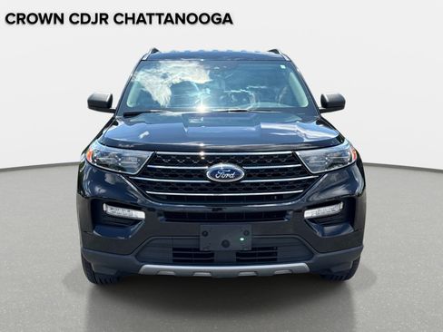 Used 2022 Ford Explorer XLT w/ Equipment Group 202A AWD/4WD image 9