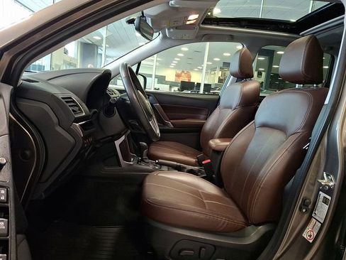 Used 2018 Subaru Forester 2.5i Touring w/ Popular Package #2 AWD/4WD image 12