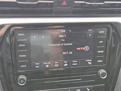 Used 2020 Volkswagen Passat 2.0T SE image 17