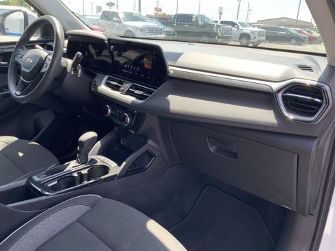 Used 2025 Chevrolet TrailBlazer LT FWD image 52