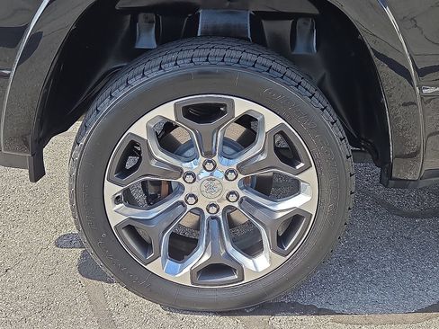 Used 2019 RAM 1500 Limited AWD/4WD image 17