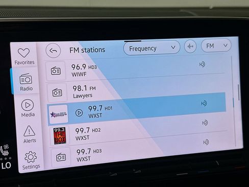 Used 2024 Volkswagen Atlas SE FWD image 29