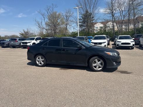 Used 2014 Toyota Camry SE image 21