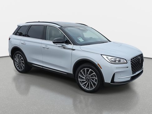 New 2026 Lincoln Corsair Reserve image 3