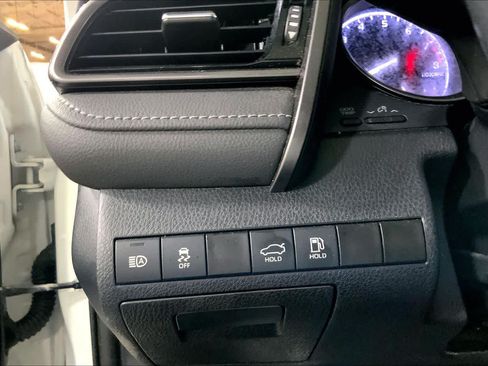 Used 2024 Toyota Camry SE FWD image 35
