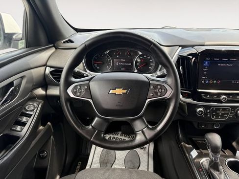 Used 2023 Chevrolet Traverse LT FWD image 12