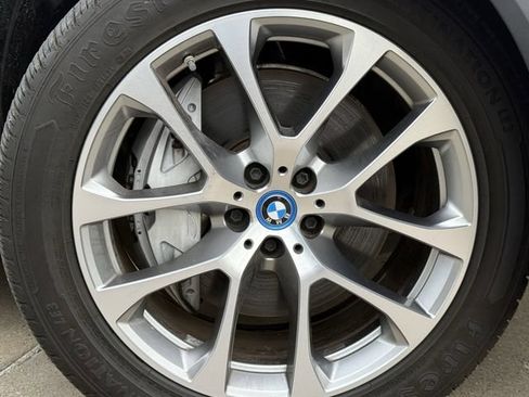 Used 2024 BMW X5 xDrive50e w/ Premium Package AWD/4WD image 11