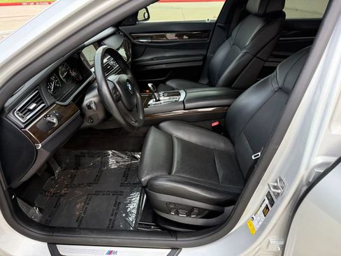 Used 2012 BMW 750i RWD image 11