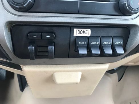 Used 2016 Ford F550 2WD Regular Cab Super Duty image 20