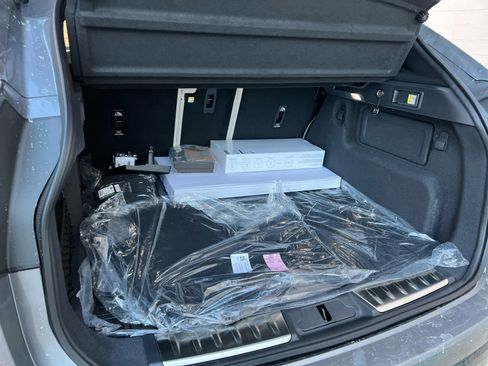 Used 2025 Jaguar F-PACE R-Dynamic S image 19