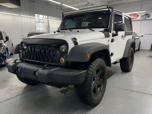 Used 2013 Jeep Wrangler Sport AWD/4WD image 2