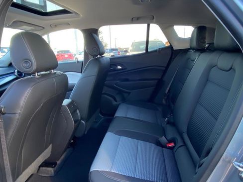 New 2026 Chevrolet Trax LT w/ Sunroof Package image 18