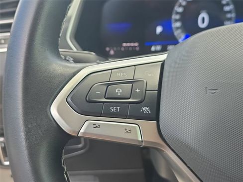 Used 2024 Volkswagen Tiguan SE FWD image 19