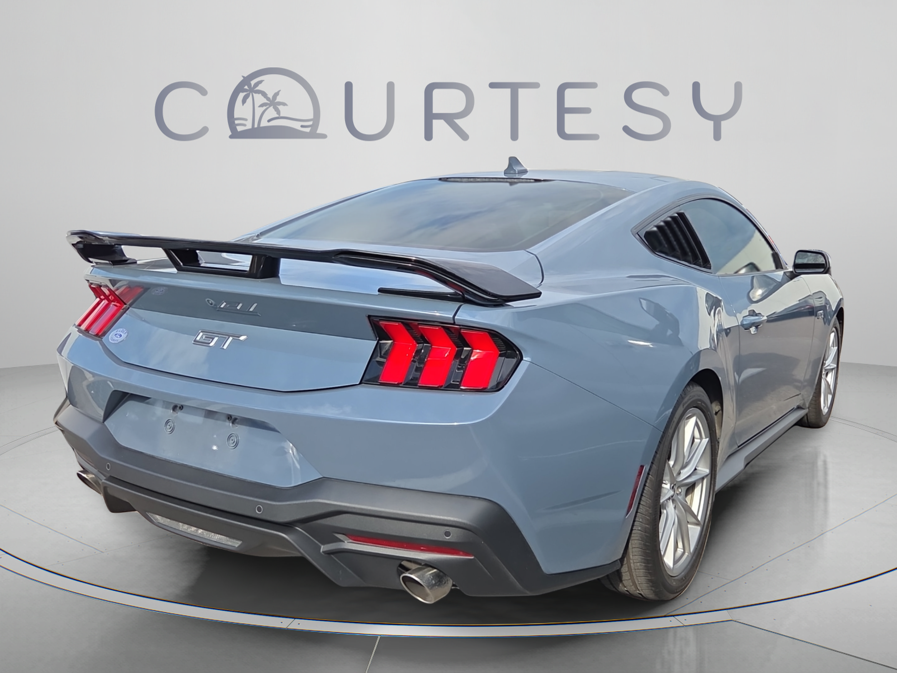 Used 2025 Ford Mustang GT Premium RWD image 3