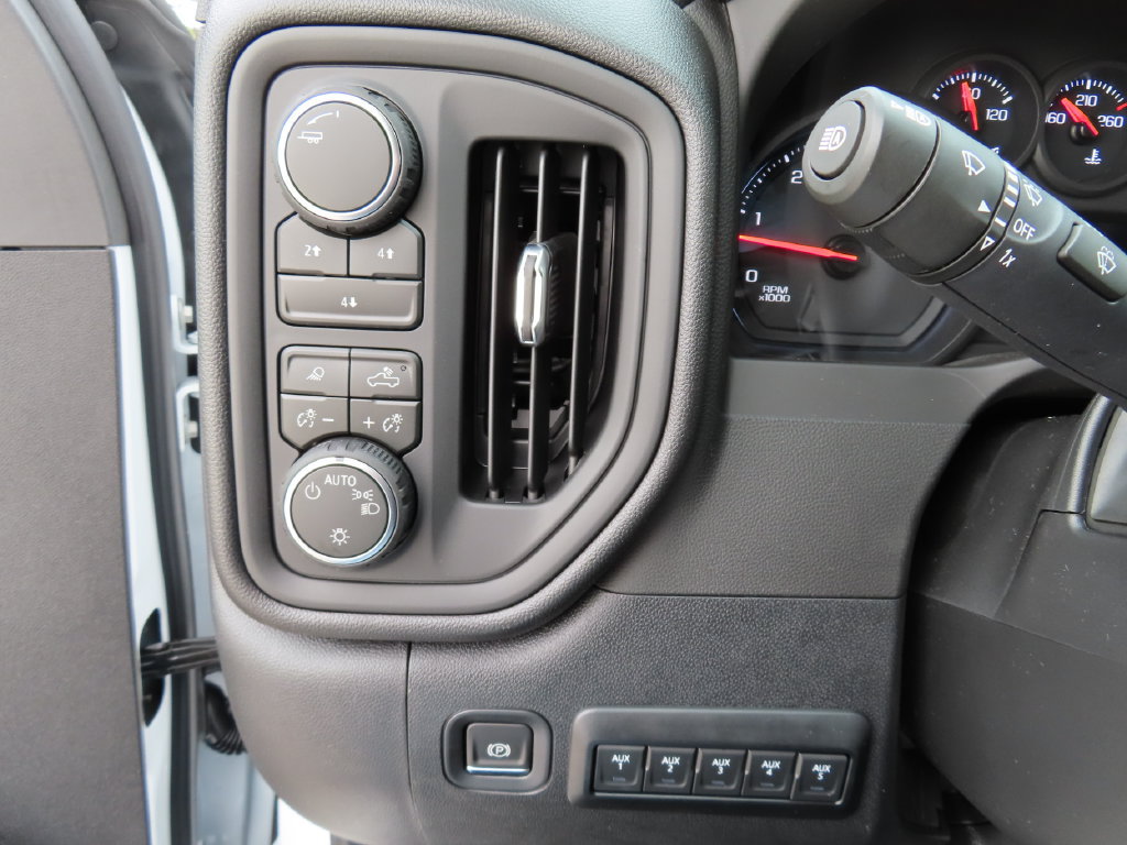 New 2026 Chevrolet Silverado 2500 Custom w/ Custom Value Package AWD/4WD image 12