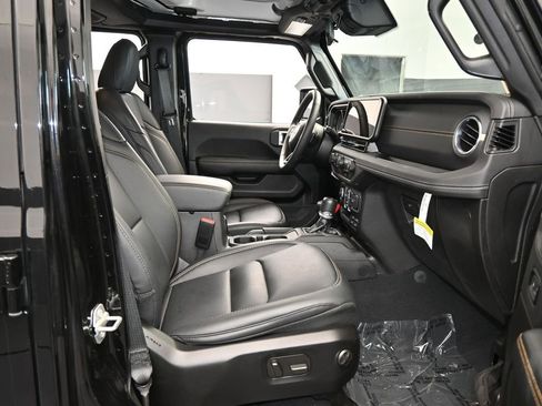 Used 2024 Jeep Gladiator Sport w/ Premium Package image 42