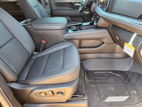 New 2026 Chevrolet Tahoe LS image 9