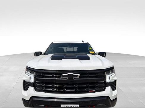 Used 2024 Chevrolet Silverado 1500 LT Trail Boss w/ Convenience Package II image 9