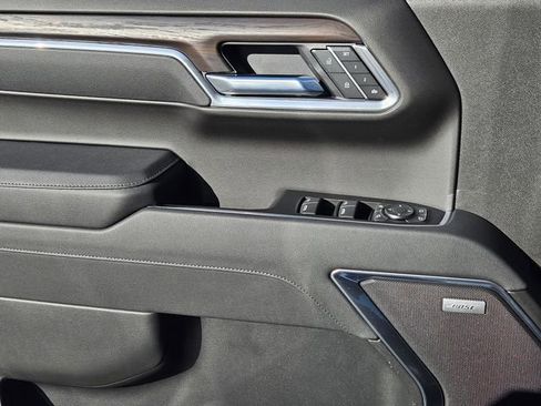 New 2026 GMC Sierra 1500 SLT w/ SLT Premium Package image 17