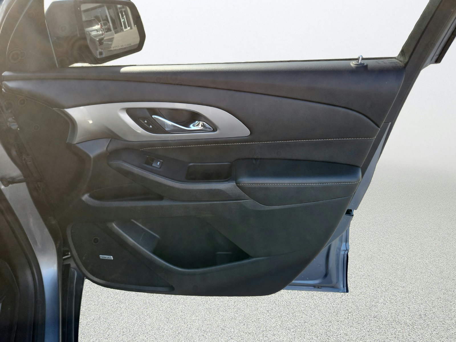 Used 2020 Chevrolet Traverse RS w/ LPO, Floor Liner Package AWD/4WD image 29