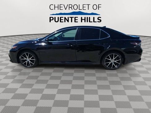 Used 2022 Toyota Camry SE w/ Convenience Package FWD image 5
