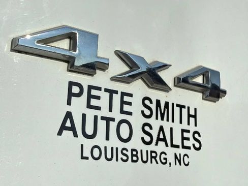 Used 2018 Jeep Cherokee Latitude w/ Safety Group AWD/4WD image 9