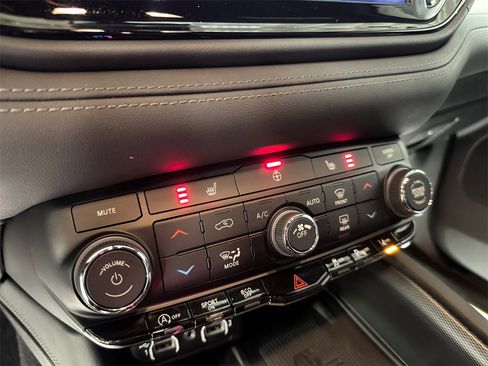 Used 2022 Dodge Durango GT image 30