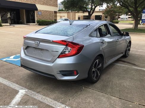 Used 2018 Honda Civic Touring image 5