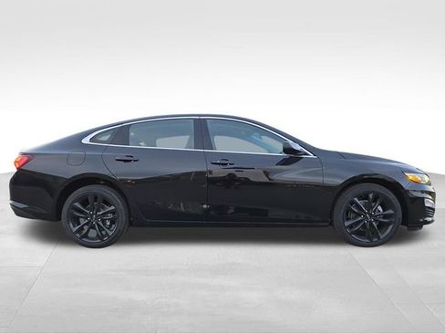 New 2025 Chevrolet Malibu LT w/ Midnight Edition image 9