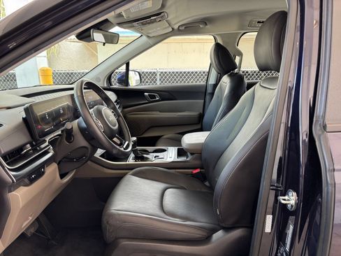 Used 2026 Kia Carnival FWD image 29