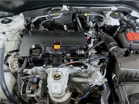 Certified 2024 Honda HR-V EX-L image 31