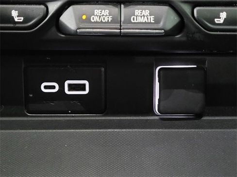 Used 2024 Chevrolet Suburban LT image 14