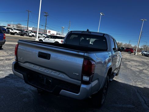 Used 2023 Toyota Tacoma SR5 w/ Technology Package image 5