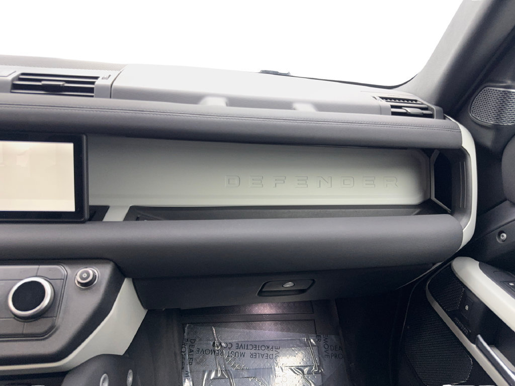 Used 2023 Land Rover Defender 110 SE AWD/4WD image 59