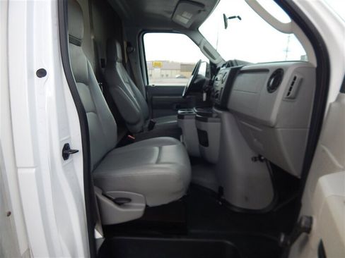 Used 2014 Ford E-350 and Econoline 350 Super Duty image 10