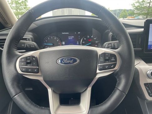 Used 2023 Ford Explorer XLT w/ Equipment Group 202A RWD image 14