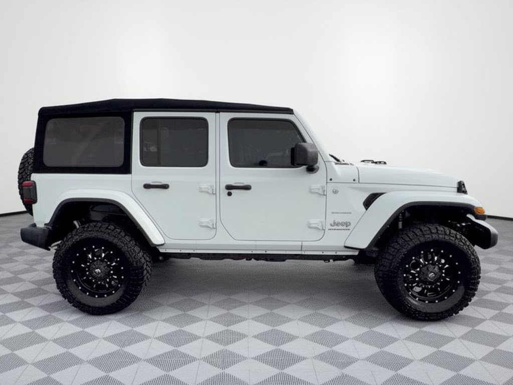 Used 2024 Jeep Wrangler Unlimited Sahara AWD/4WD image 8