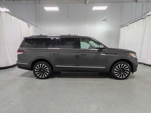 Used 2023 Lincoln Navigator L Black Label AWD/4WD image 10