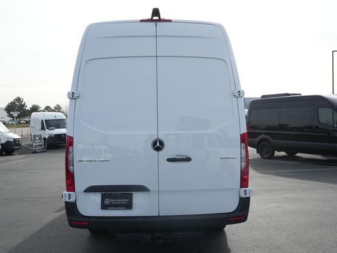 Used 2025 Mercedes-Benz Sprinter 2500 image 6