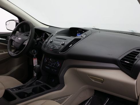 Used 2017 Ford Escape SE FWD image 38