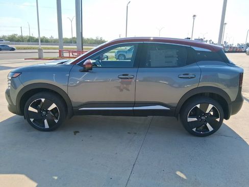 New 2026 Nissan Kicks SR FWD image 4
