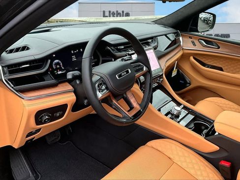 New 2025 Jeep Grand Cherokee L Summit image 3