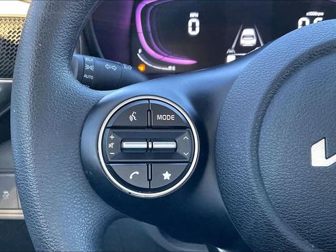 Certified 2024 Kia Soul LX image 24