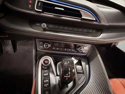 Used 2019 BMW i8 Coupe AWD/4WD image 12